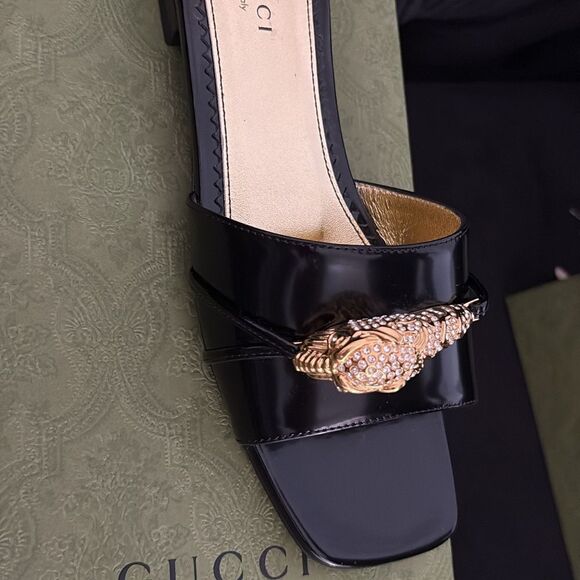 Brand new with box Gucci WOMEN'S SLIDE SANDAL sz 6 Black and Gold hardware - Picture 4 of 5